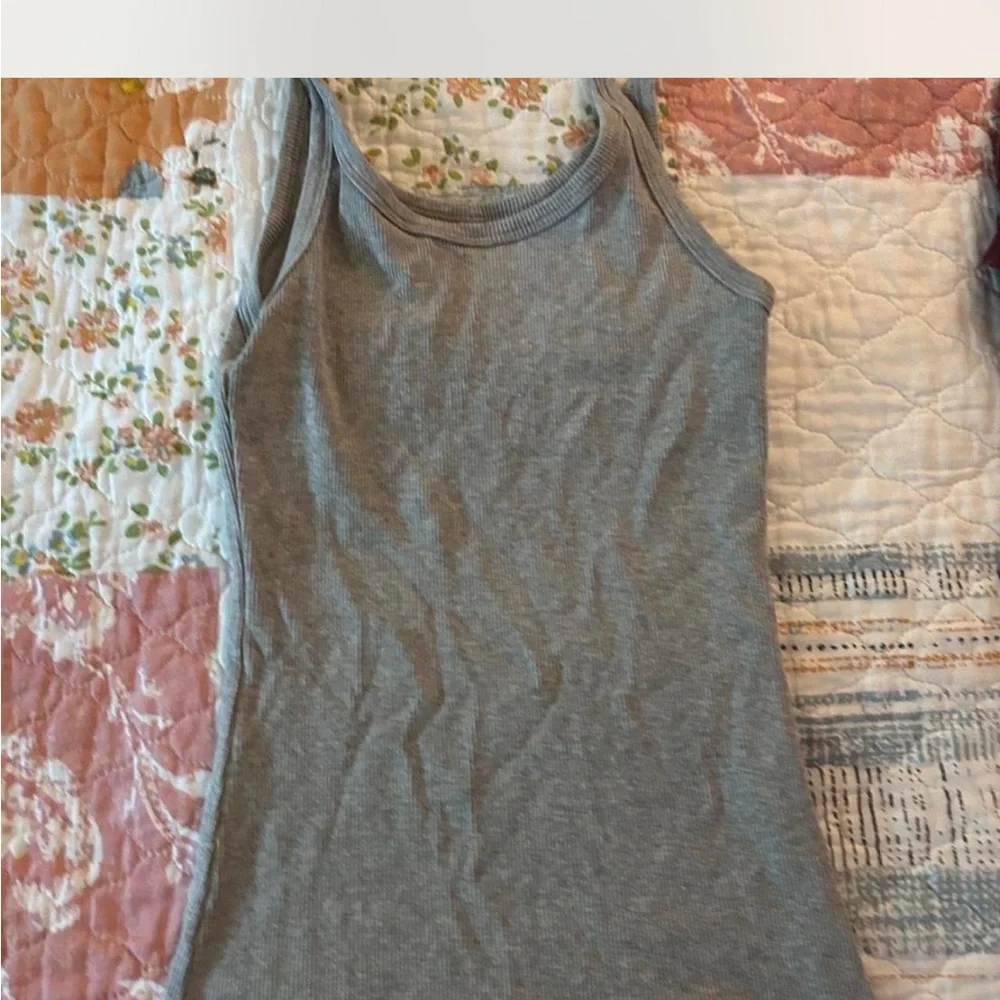Gray Ribbed Tank Top - Picture 3 of 3